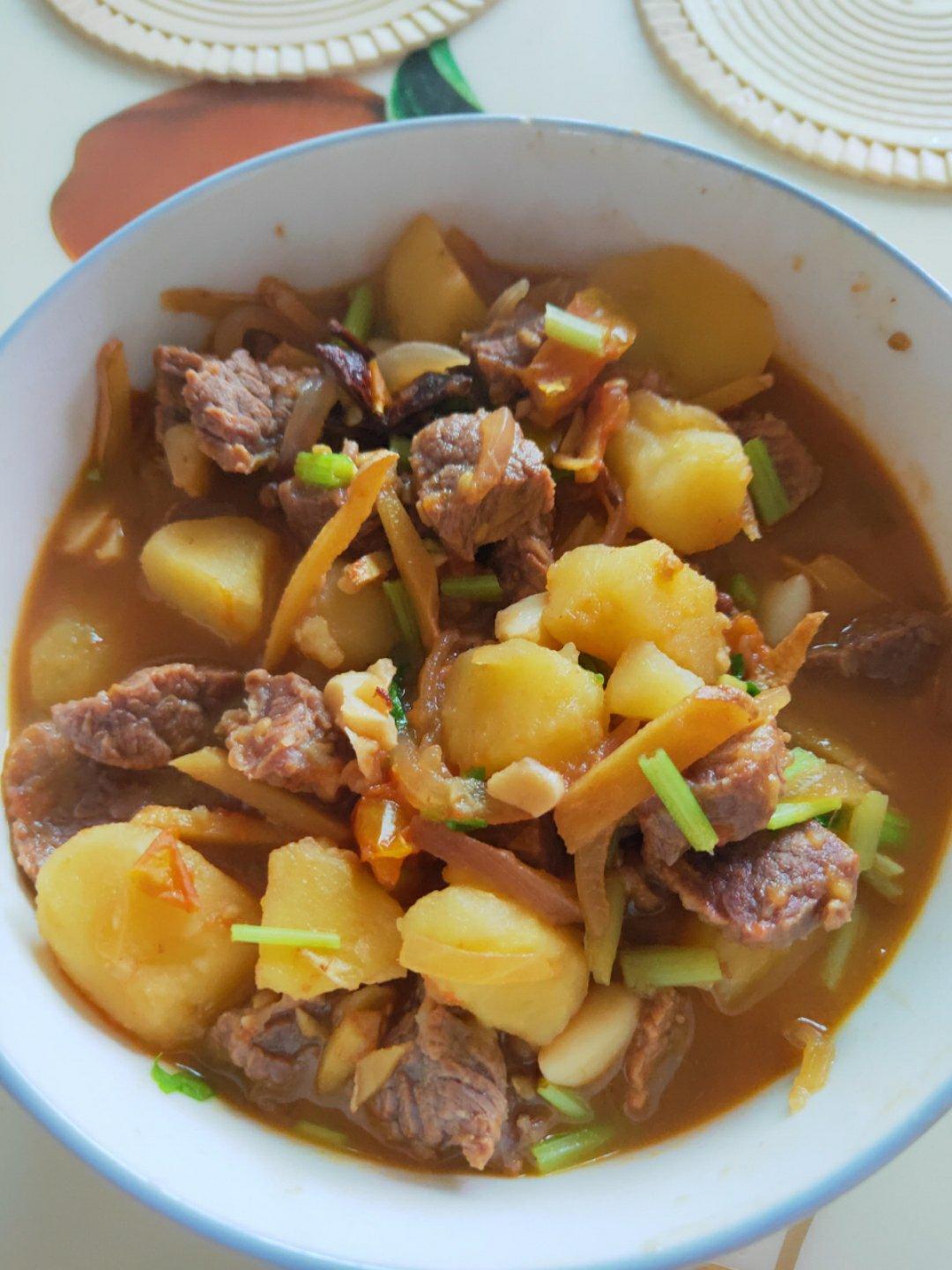 红烧牛肉土豆 （独家秘制）