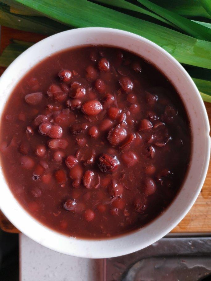 【纯纯的一碗暖心赤豆汤(红豆沙)图片】hqx123pass_下厨房