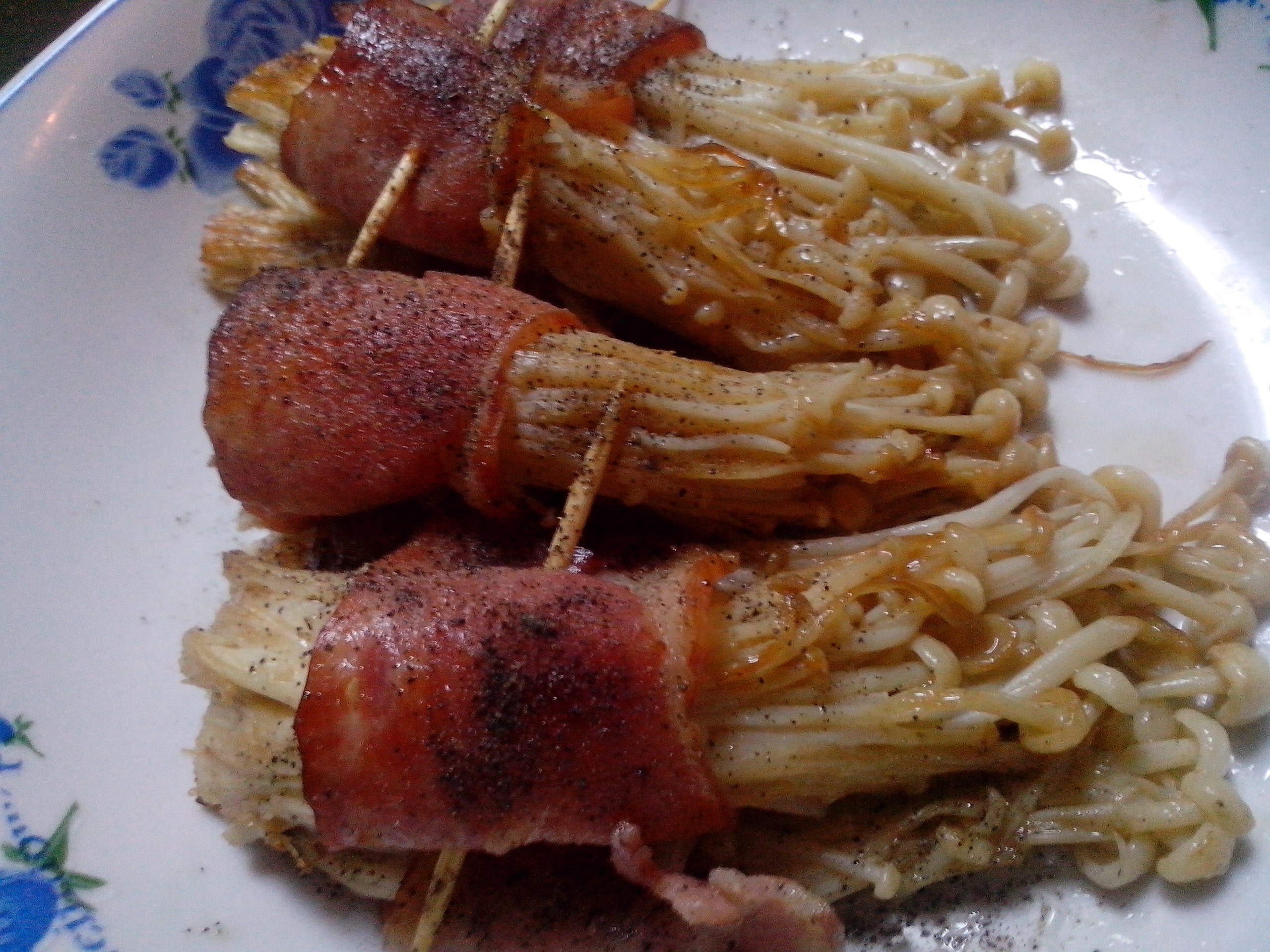 香煎培根金针菇卷
