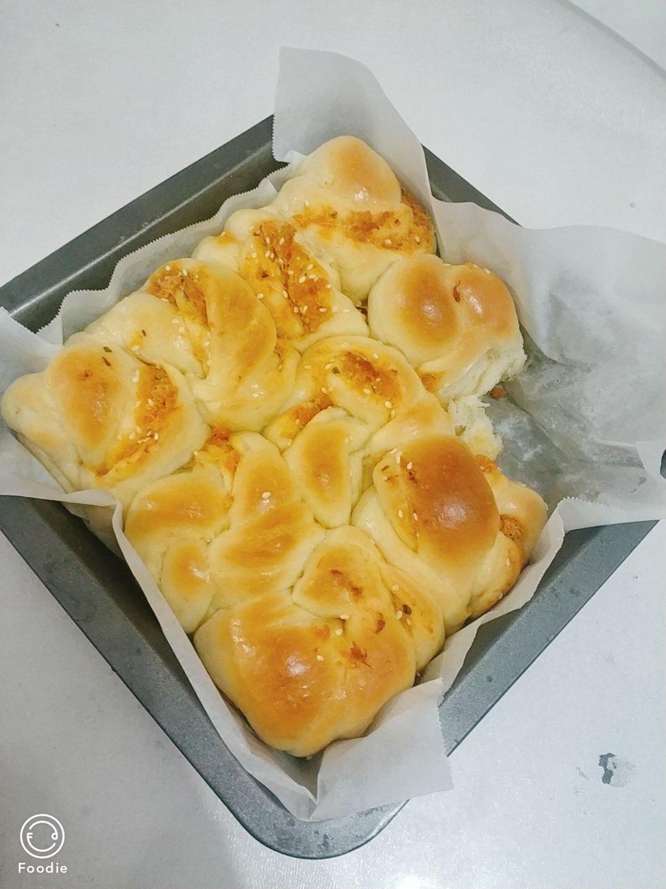 香葱肉松小方块面包