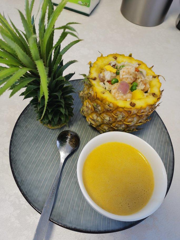 虾仁菠萝炒饭