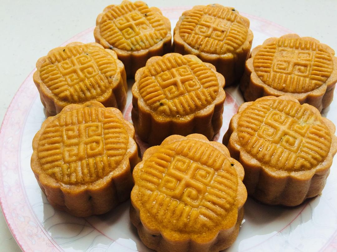 广式月饼—蛋黄莲蓉月饼