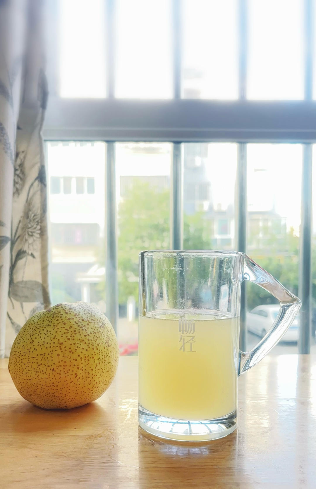 鲜榨纯梨汁