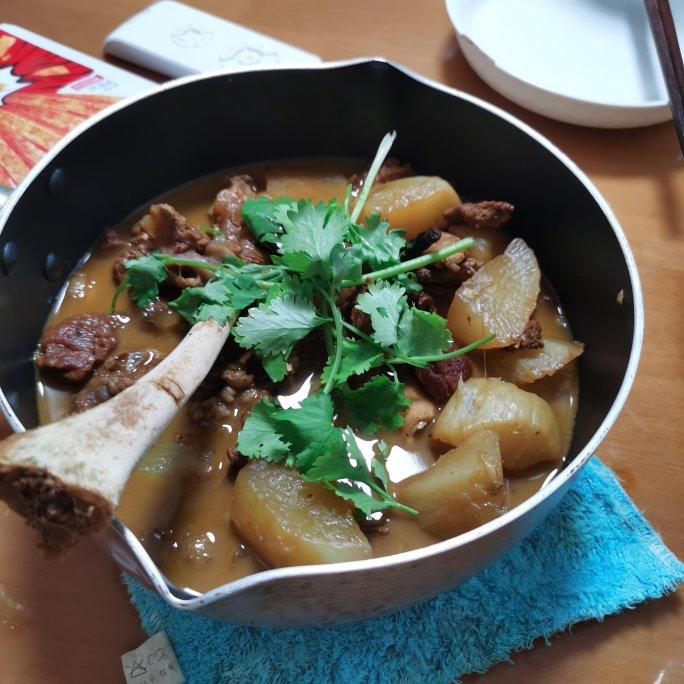 红烧羊肉萝卜煲
