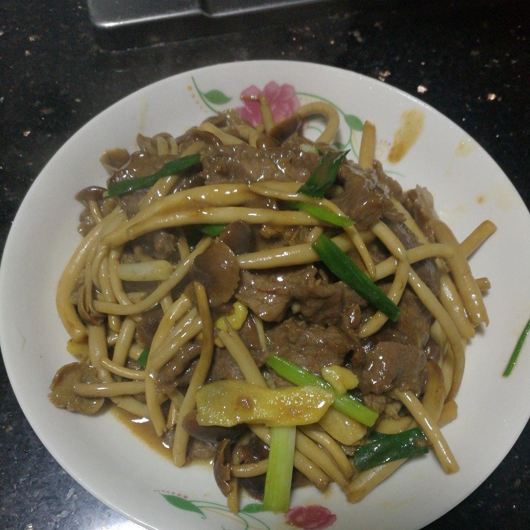 牛肉丝炒茶树菇