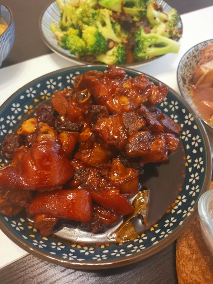 话梅猪手的做法