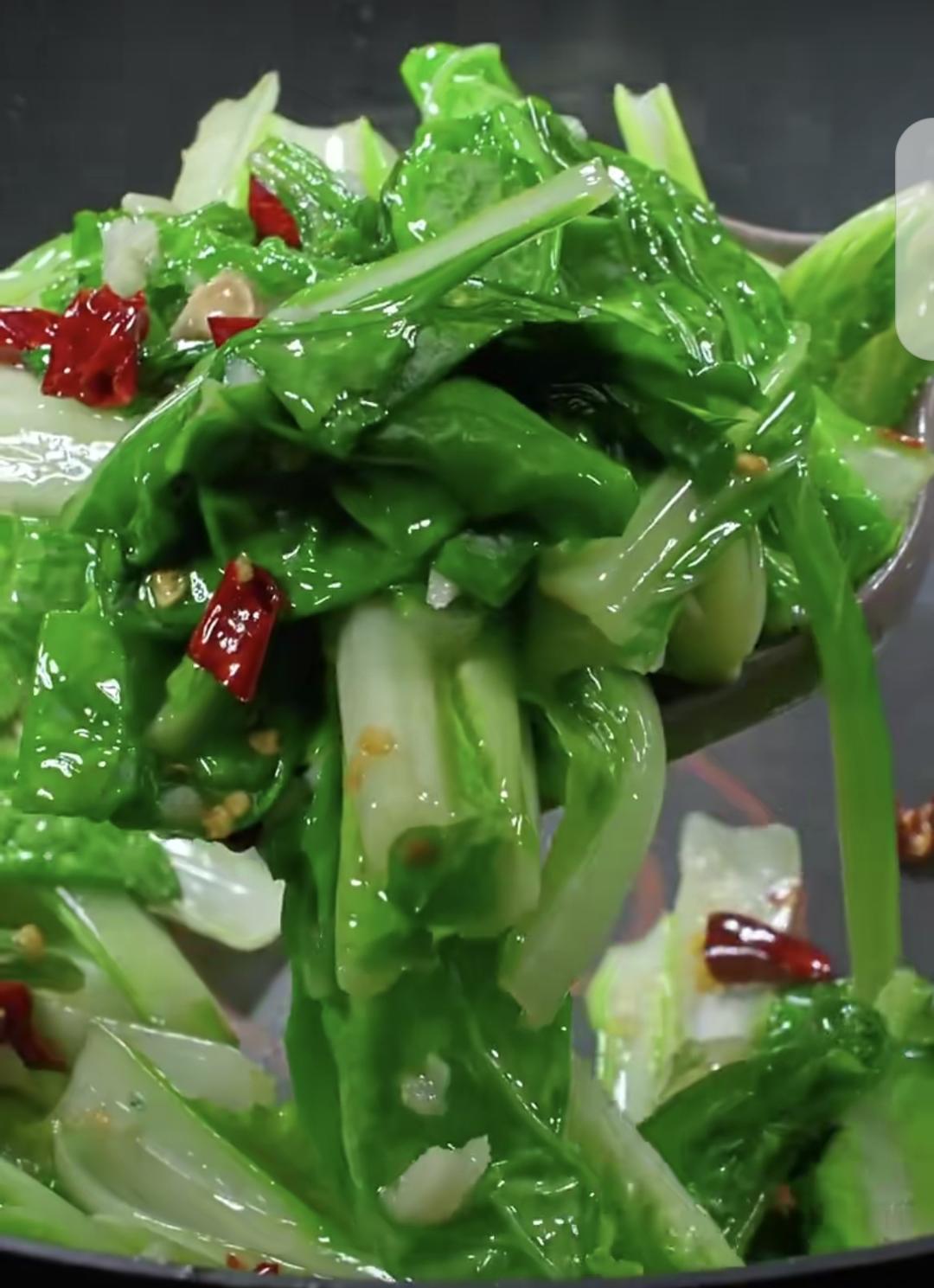 蒜蓉绿叶蔬菜
