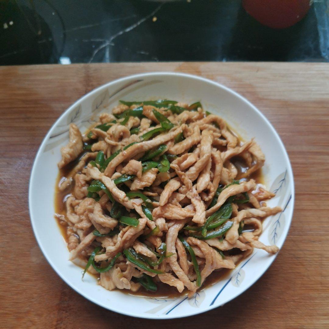 巨好吃的青椒炒鸡胸肉丝，超下饭