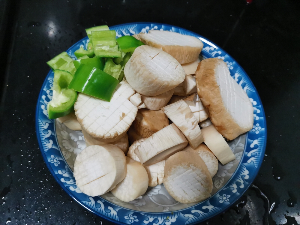 牛肉炒杏鲍菇的做法 步骤1