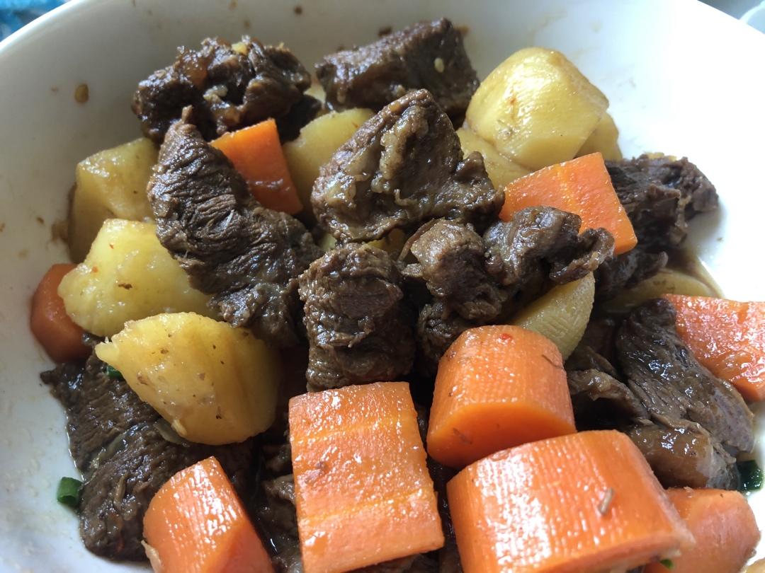土豆炖牛肉
