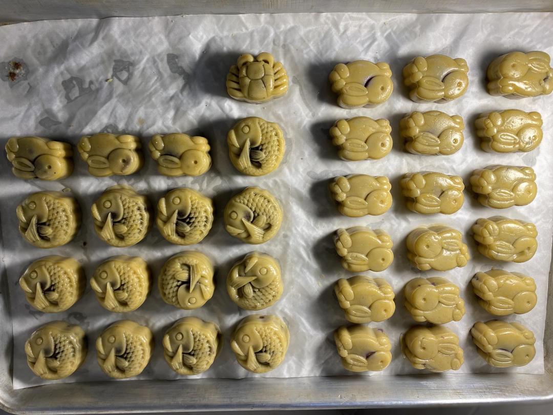 广式月饼——蛋黄莲蓉月饼