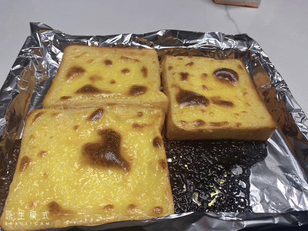 零失败快手岩烧乳酪(熔岩吐司)十分钟网红早餐，好吃哭