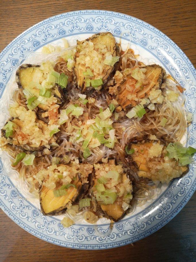蒜蓉粉丝蒸鲍鱼