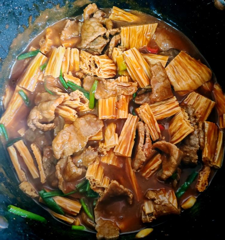 牛肉腐竹番茄煲