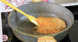 咸蛋黄南瓜口味雪花酥的做法 步骤4