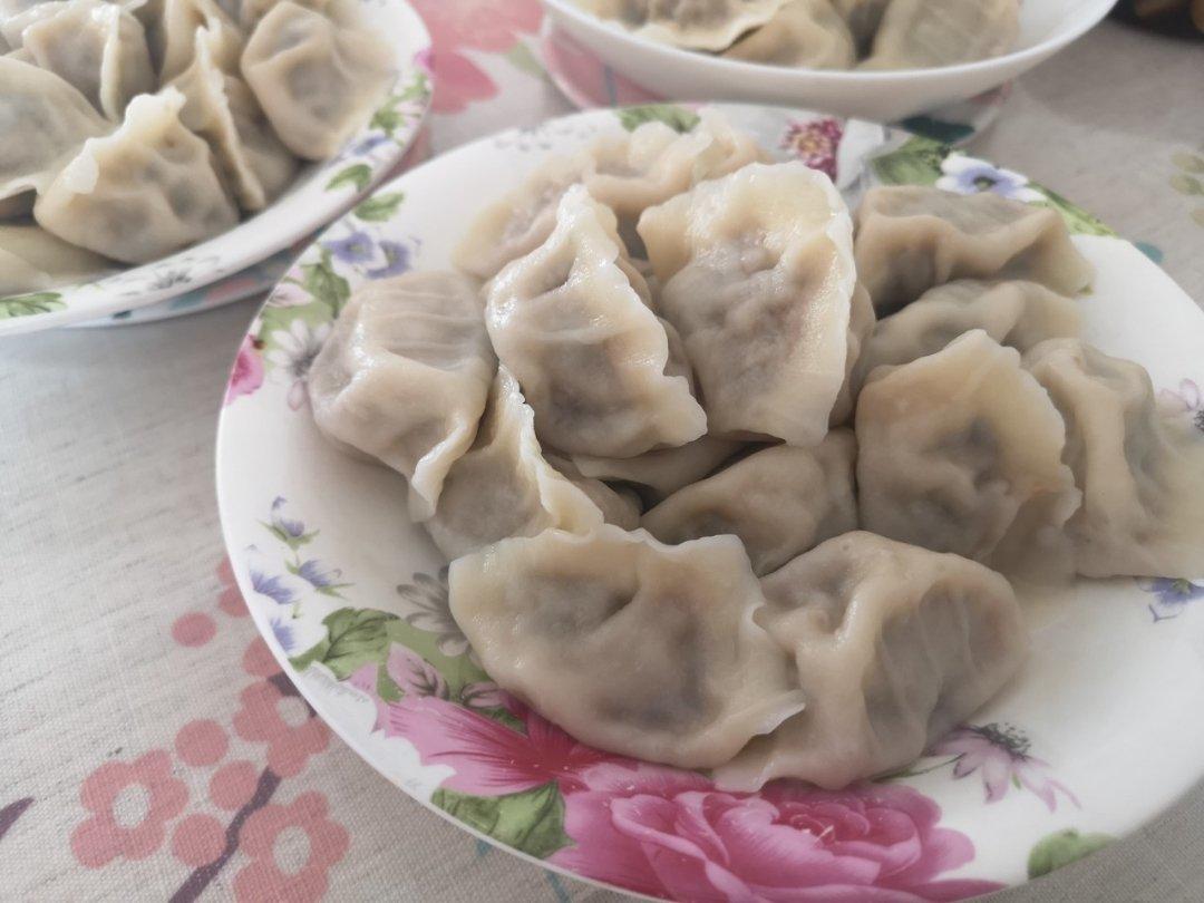 芹菜胡萝卜猪肉水饺