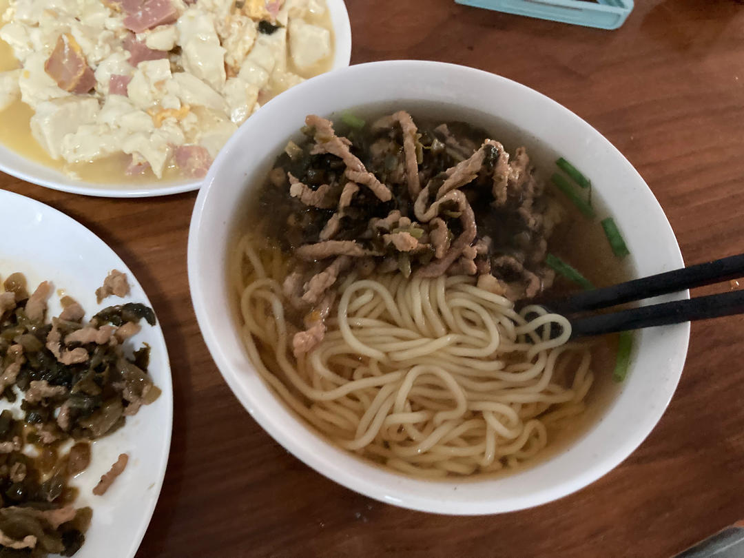 江浙人的早餐雪菜肉丝浇头面
