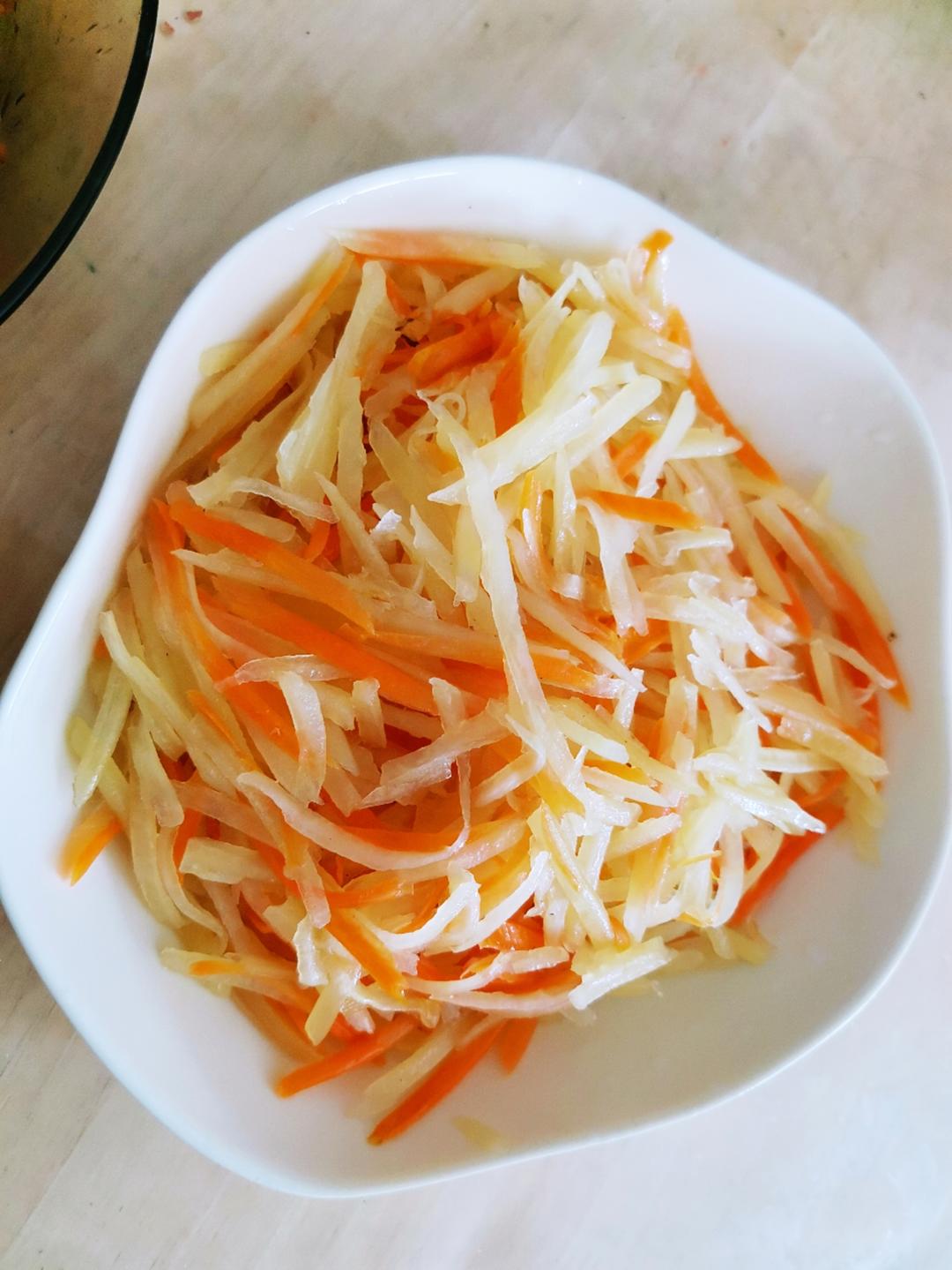 炒胡萝卜土豆丝