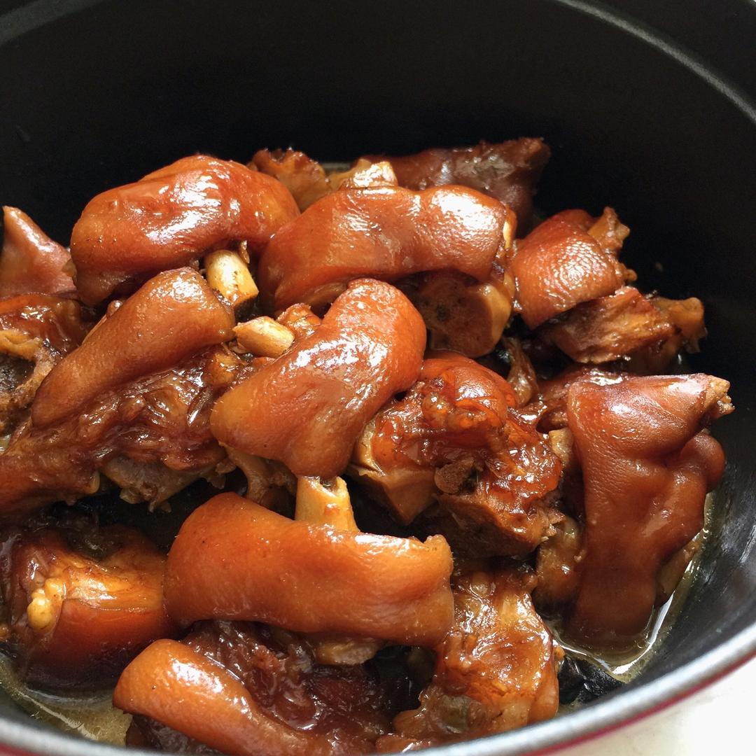 美味的家常菜：红烧猪蹄