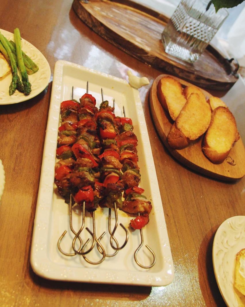 有颜又有料的烤鸡肉蔬菜串