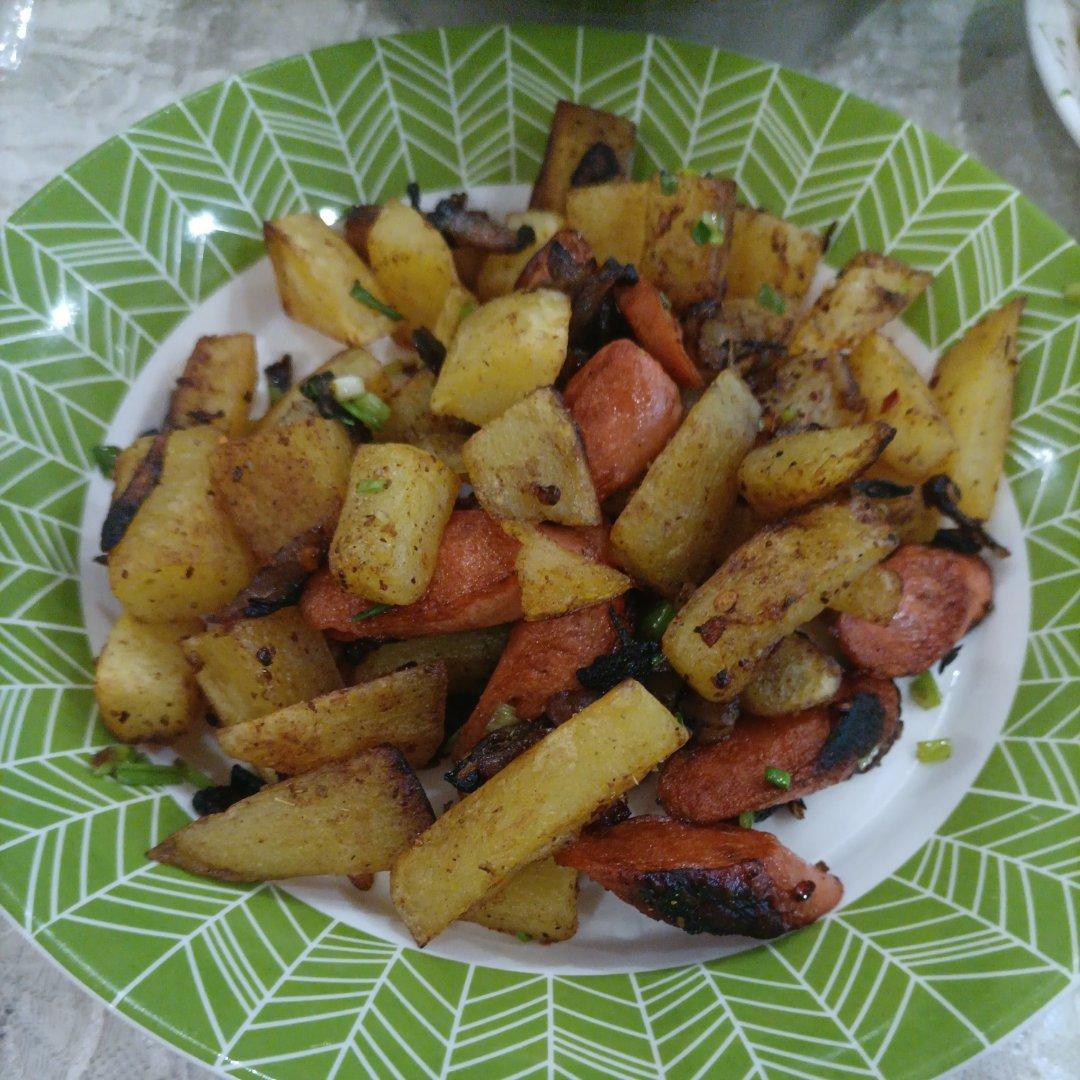 香辣过瘾的孜然土豆火腿，比路边摊还好吃