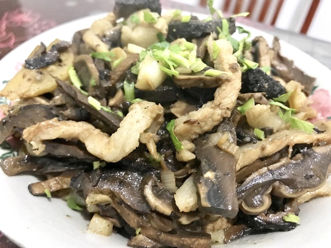 肉炒野蘑