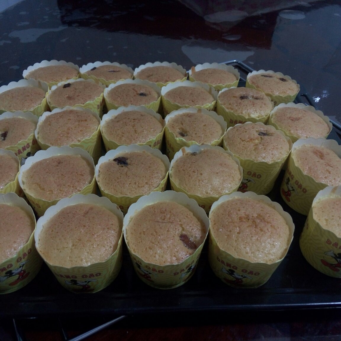 无油版的海棉纸杯蛋糕