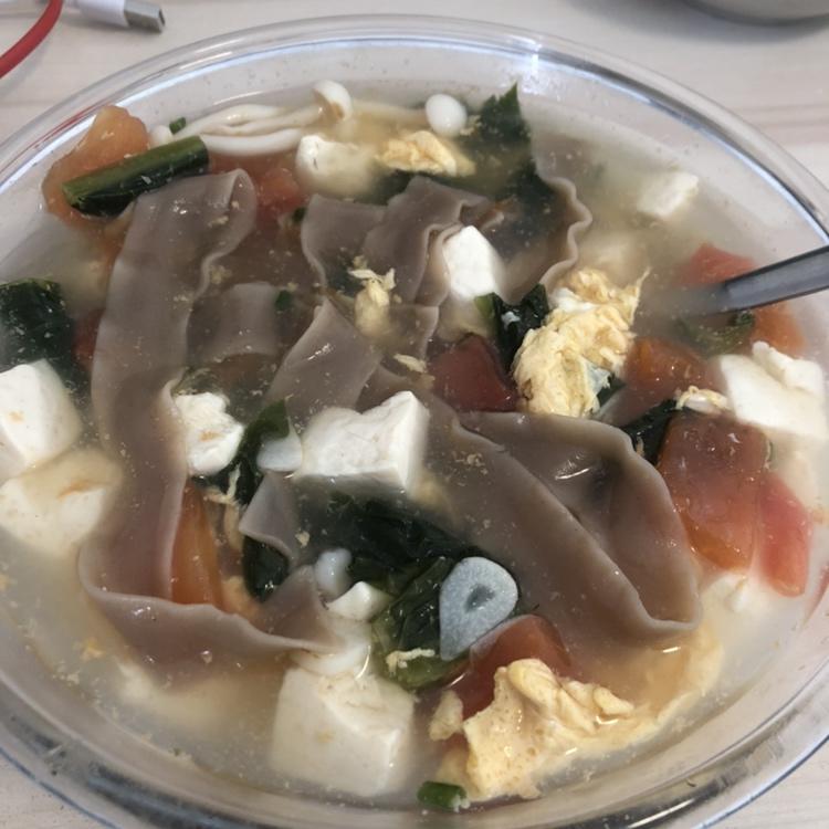 鲜掉眉毛的菌菇豆腐汤