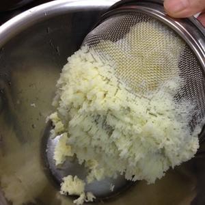 焦溜土豆泥丸的做法 步骤3