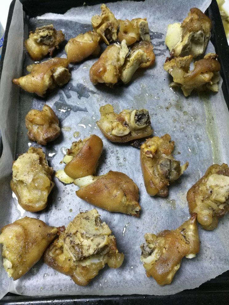 谨庠序做的烤猪蹄