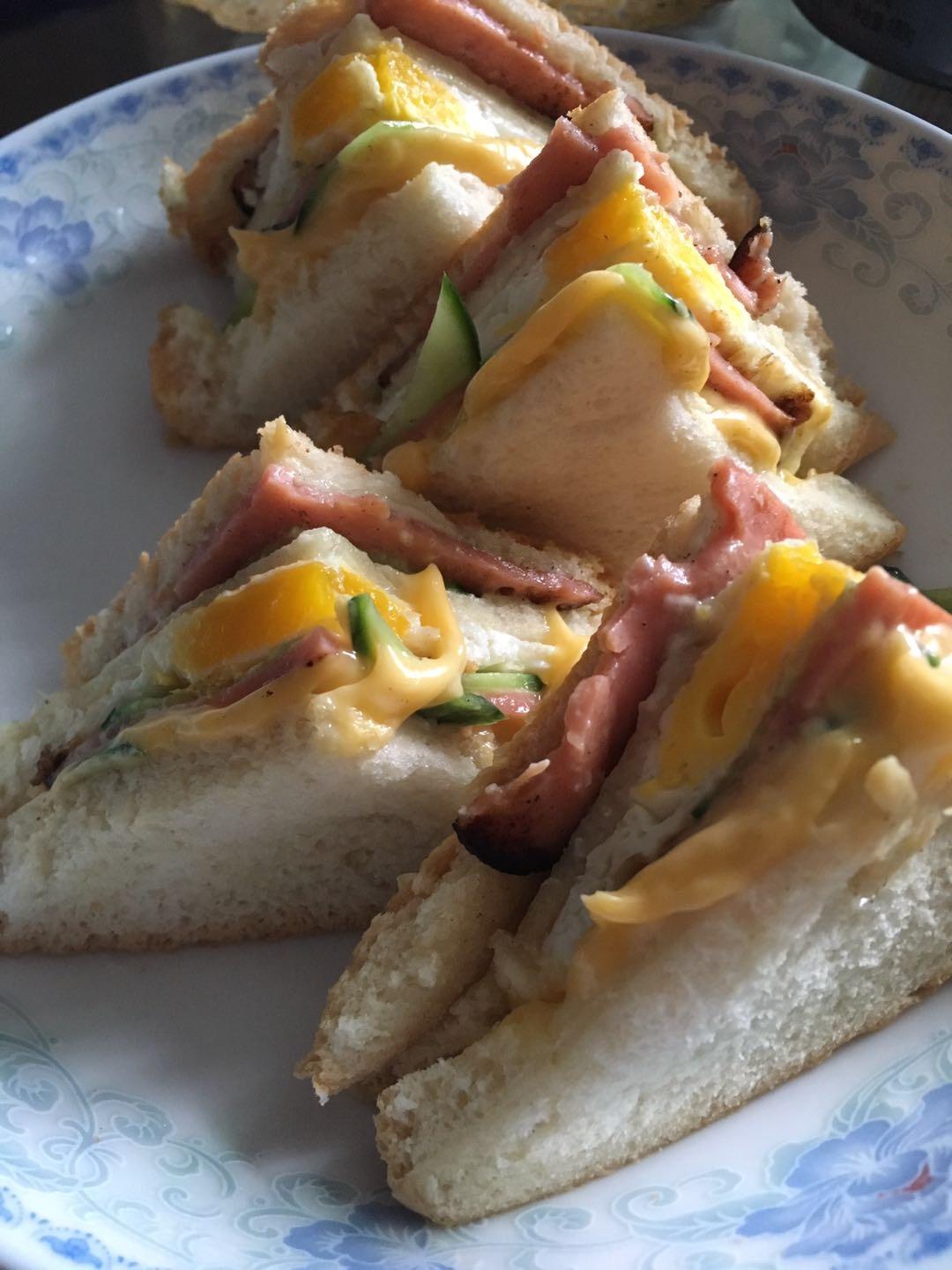 火腿芝士蛋三文治