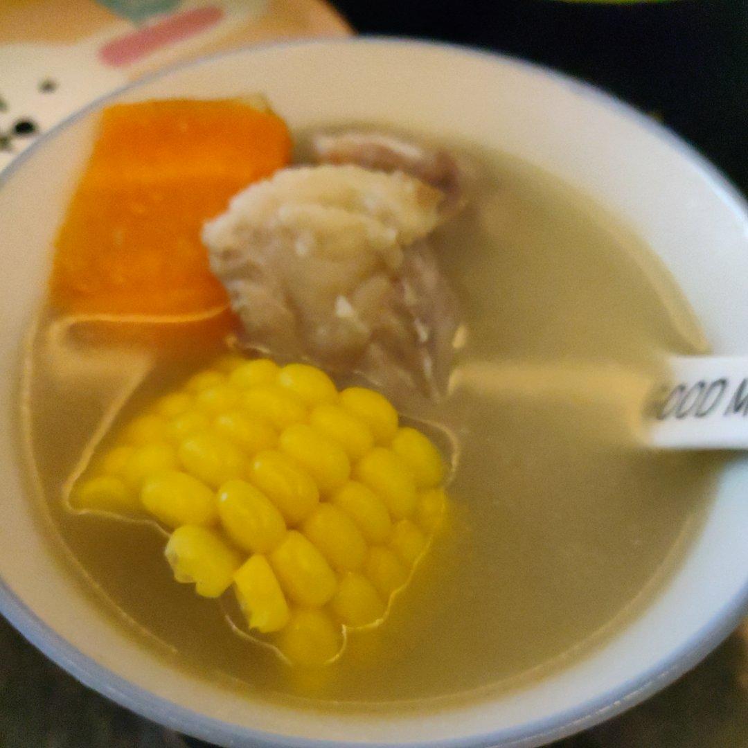 连吃三碗的玉米山药排骨汤