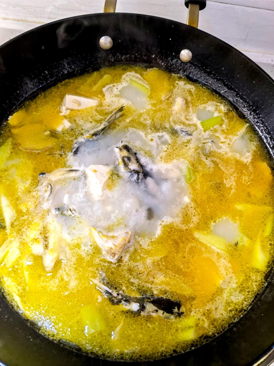 昂刺鱼豆腐汤（黄辣丁）