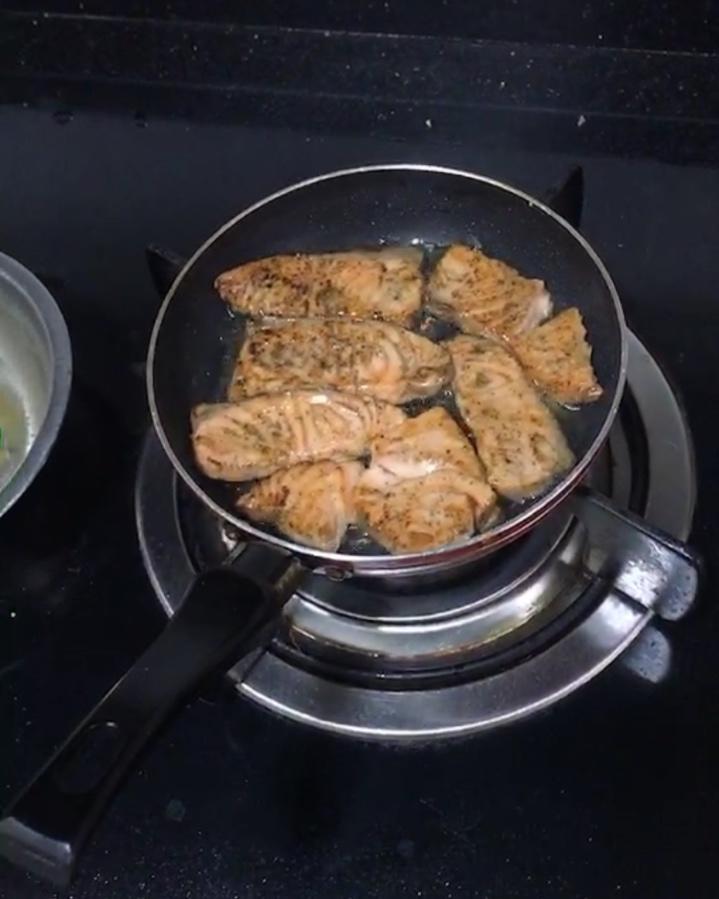 香煎三文鱼