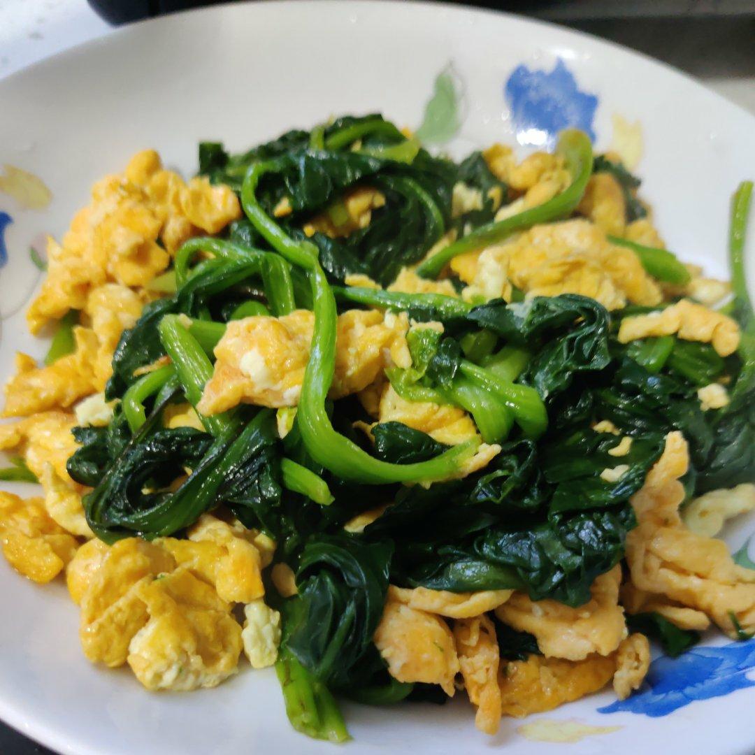 可缓解用眼疲劳的鸡蛋炒菠菜来啦