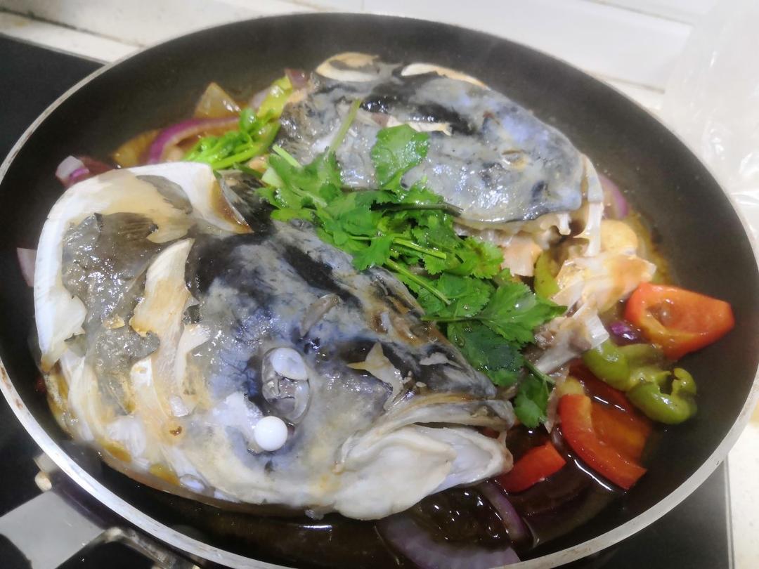 奋斗的小rhino做的厨师长教你:"生焖鱼头"的家常做法,味道鲜美很适合