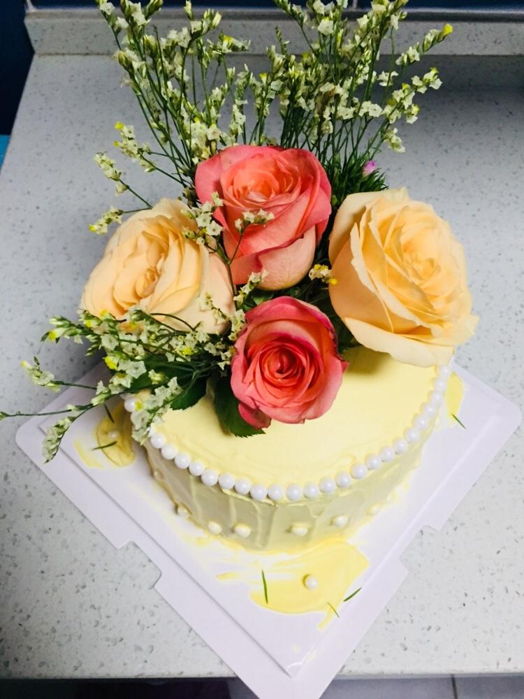 靳舸蓓做的鲜花蛋糕关于鲜花的处理方法