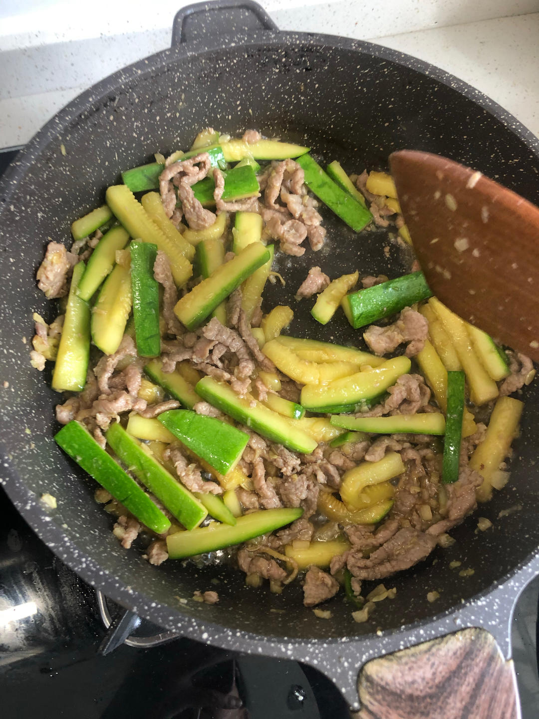 西葫芦炒肉丝