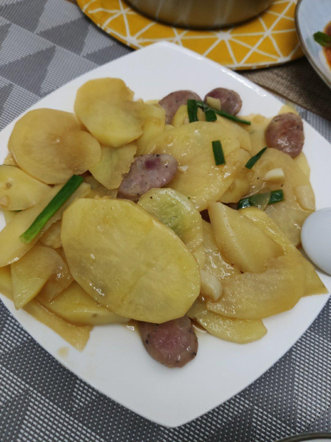 土豆片炒香肠