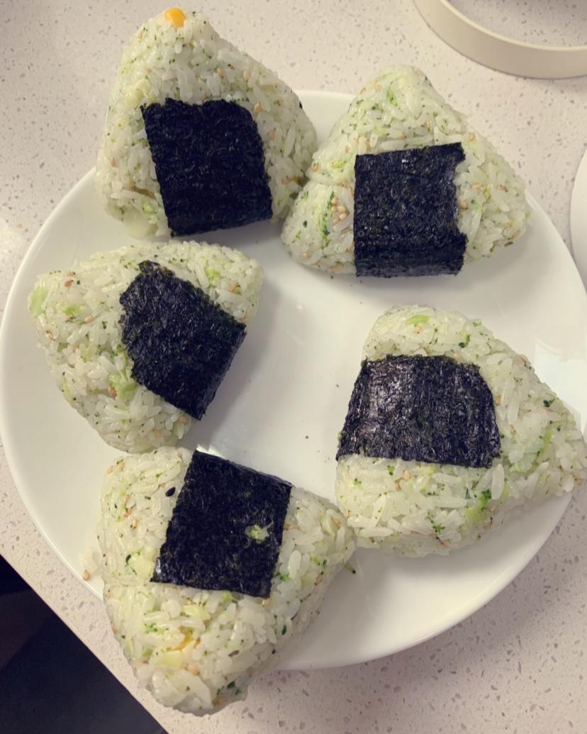 一人食—清新健康西兰花饭团