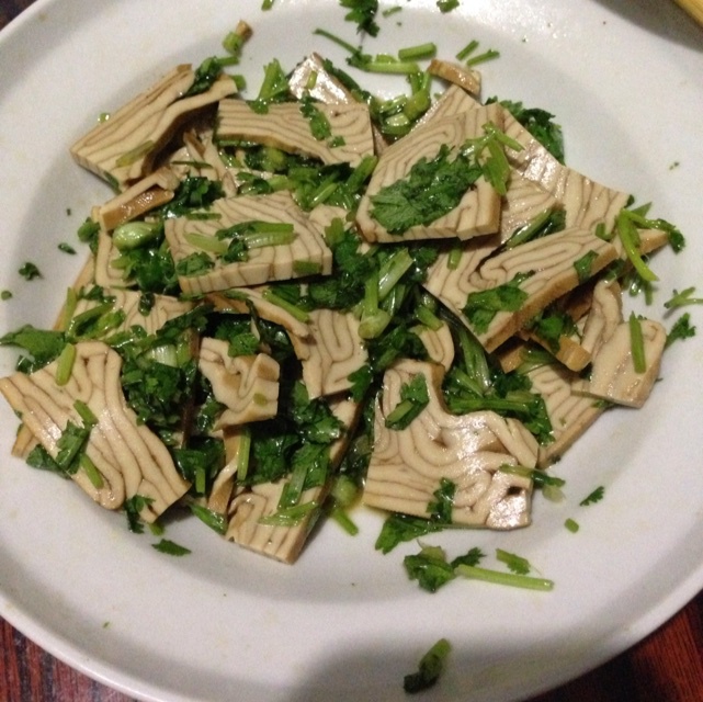 豆腐干拌香菜