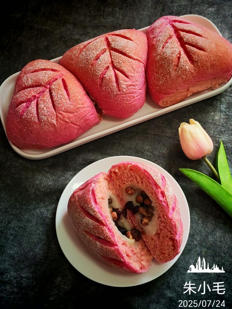 外软里糯❗️超多料㊙️火龙果麻薯坚果软欧包❗️