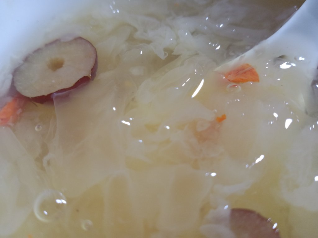 红枣枸杞银耳汤(高压锅)