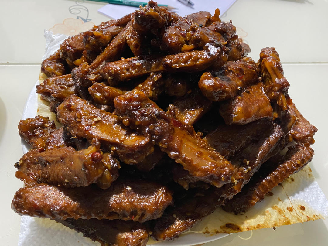 自制周黑鸭卤鸭翅鸭锁骨甜辣