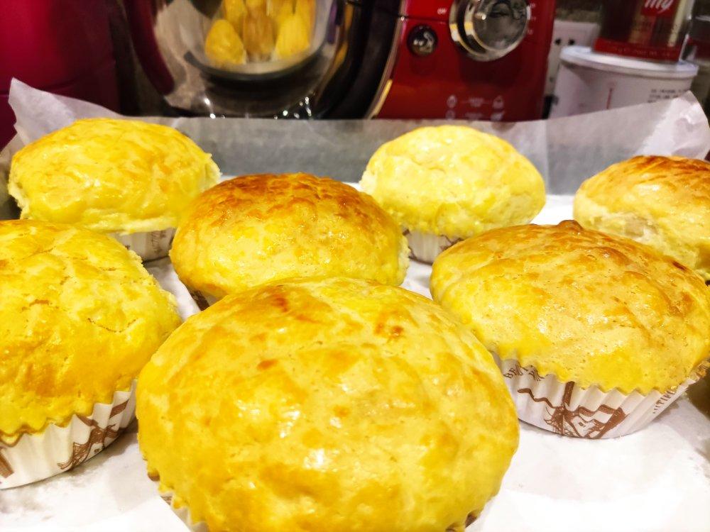 好吃到炸裂的港式菠萝包（附带制作酥皮的小视频）