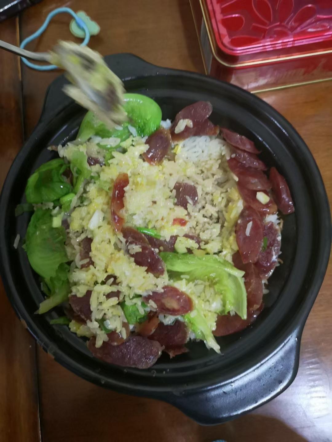 腊味煲仔饭，20分钟饭菜同出