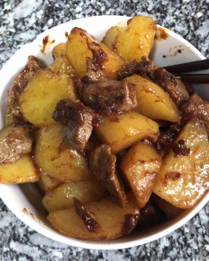 土豆红烧肉