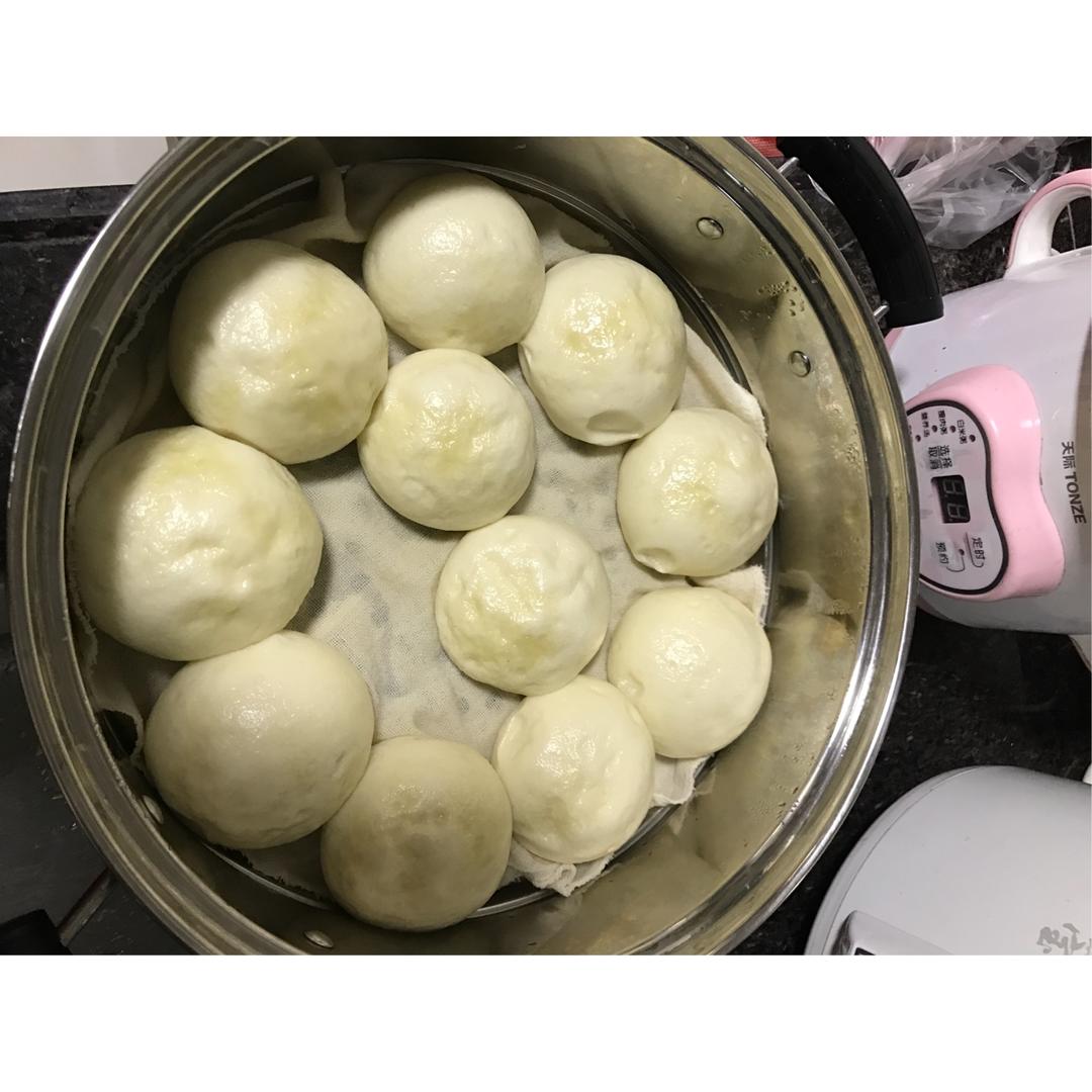 轻松做出光滑松软馒头的秘诀