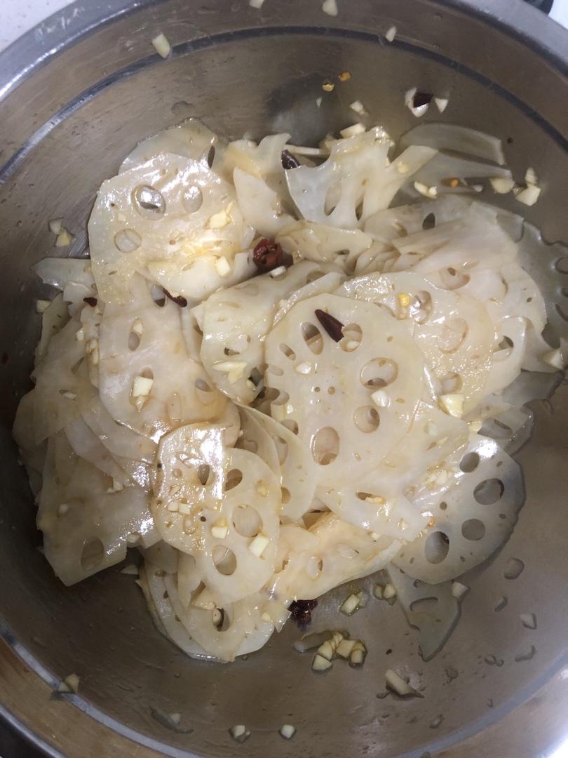 炝拌莲藕片