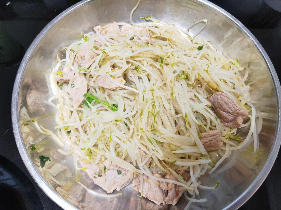 肉炒黄豆芽